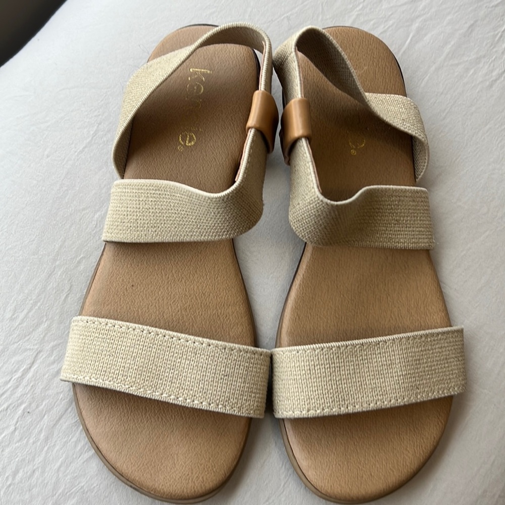 KENSIE stretch thick strap flat sandals sz 6